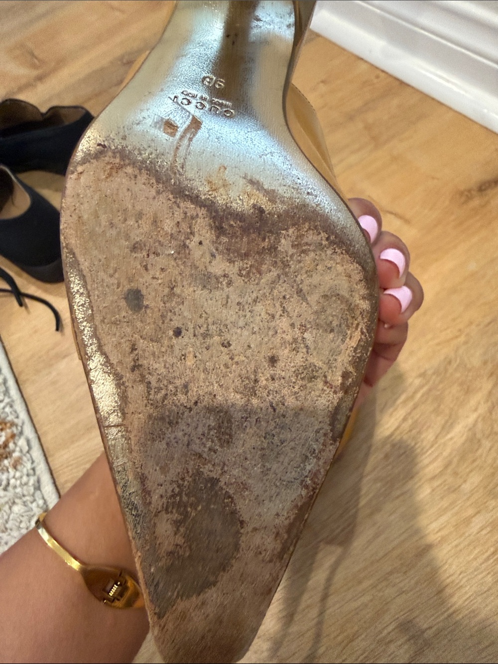 Gucci Tan and Gold Leather Slingback Mules - Picture 11 of 14
